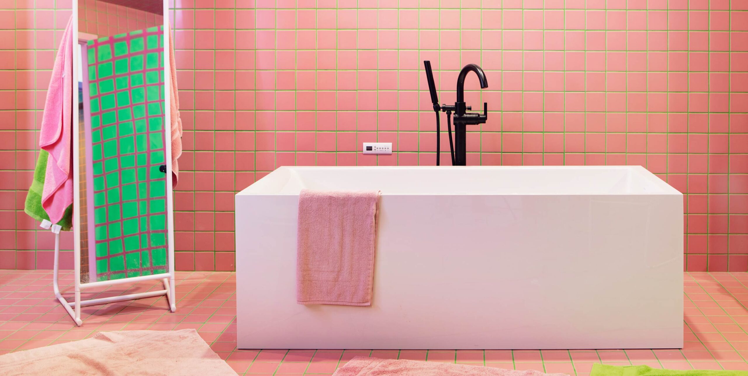 Cite Studio Architects - Katherine Bernhardt Studio bathtub